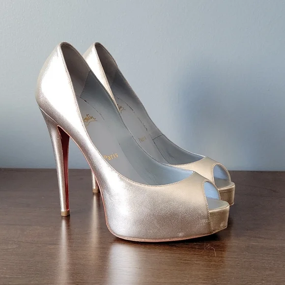 Christian Louboutin gold peep toe pump - Picture 3 of 9